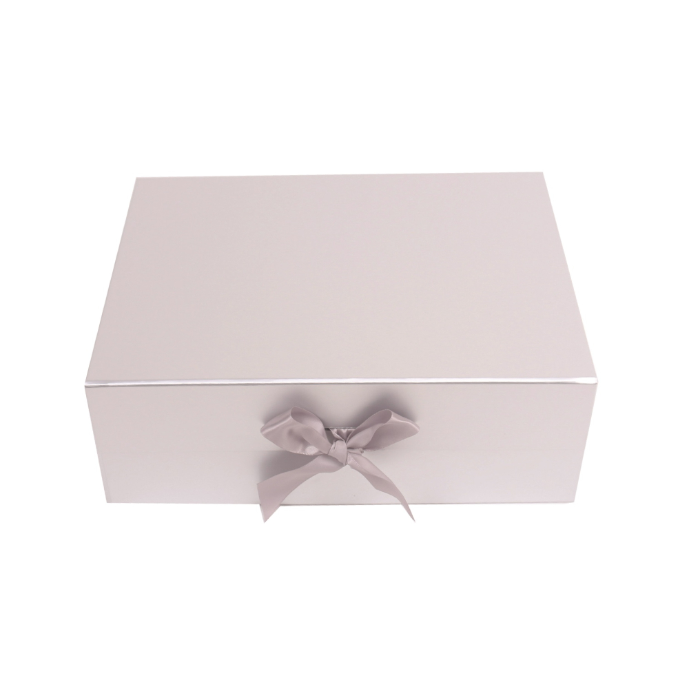 Cutie cadou argintiu, 33x25x12 cm, cu funda, PPPZ7230